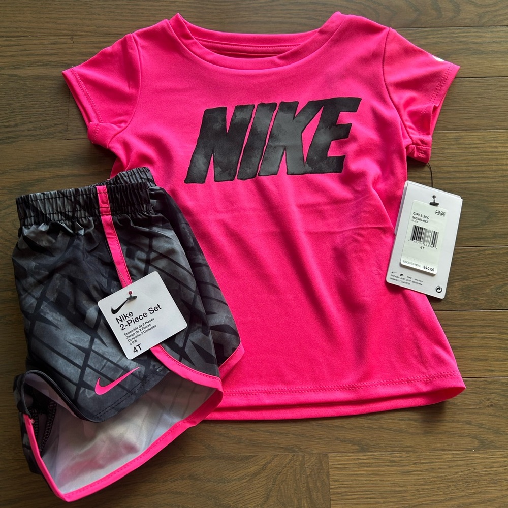 NWT Nike Toddler Set size 4T